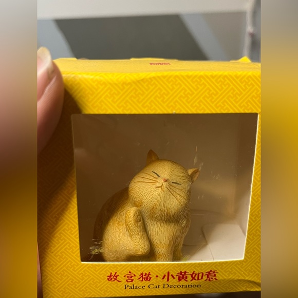 Chinese Palace Cat Decorations. - Picture 2 of 6